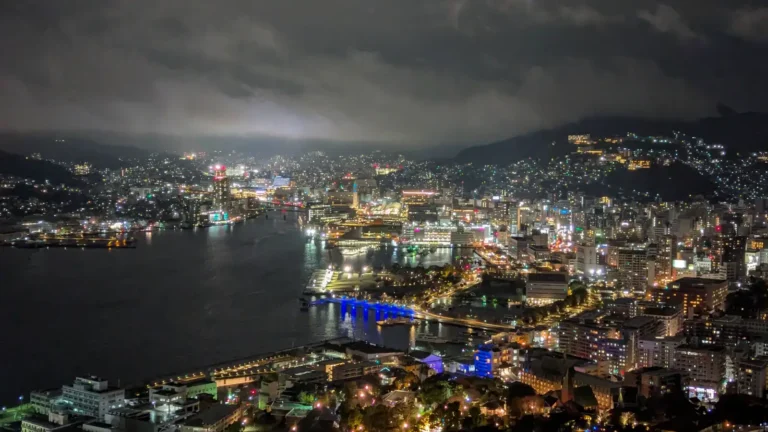 Night view from Mount Inasa overlooking Nagasaki’s harbor, a highlight in any Nagasaki family travel guide for breathtaking scenic moments.