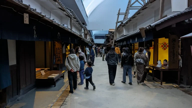 Luca and Nico explore a full-scale Edo-period street at Osaka Museum of Housing & Living, engaging in a kid-friendly scavenger hunt.
